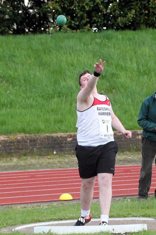 Shot putt, 2021 North East Grand Prix No. 2, Monkton, Wednesday, May 19th. Photo: David T. Hewitson/Sports for All Pics
